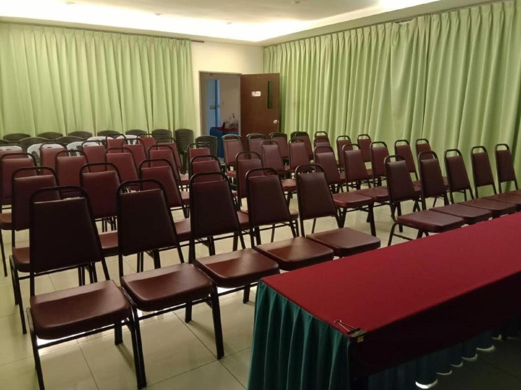 G Six Hotel Sitiawan Exterior photo