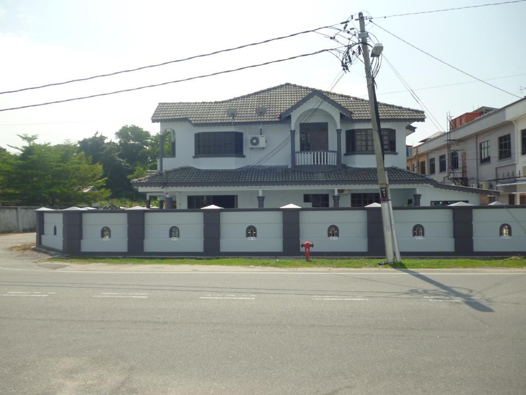 G Six Hotel Sitiawan Exterior photo