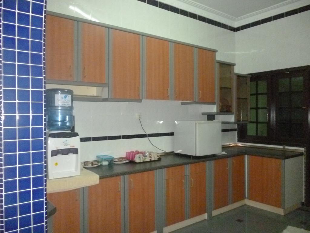 G Six Hotel Sitiawan Exterior photo