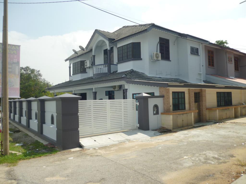 G Six Hotel Sitiawan Exterior photo