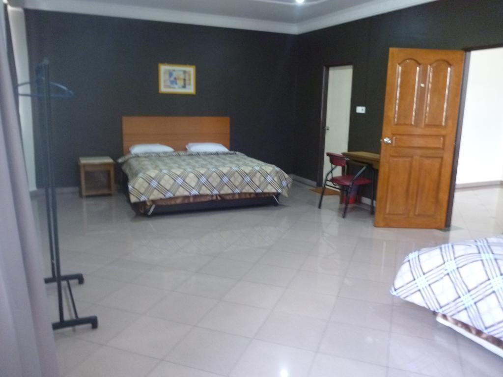 G Six Hotel Sitiawan Exterior photo