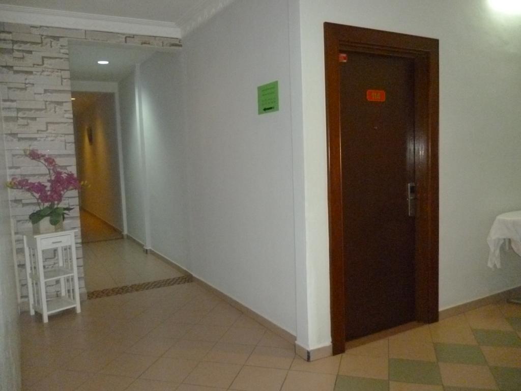 G Six Hotel Sitiawan Exterior photo